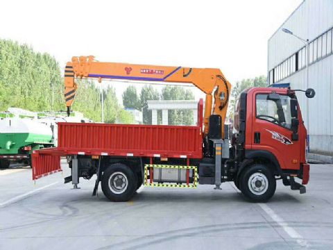 點(diǎn)擊查看詳細信息<br>標題：4噸重汽王牌隨車(chē)吊 閱讀次數：2012